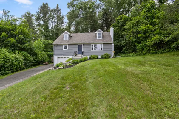 25 Hillside Circle, Brookfield, CT 06804