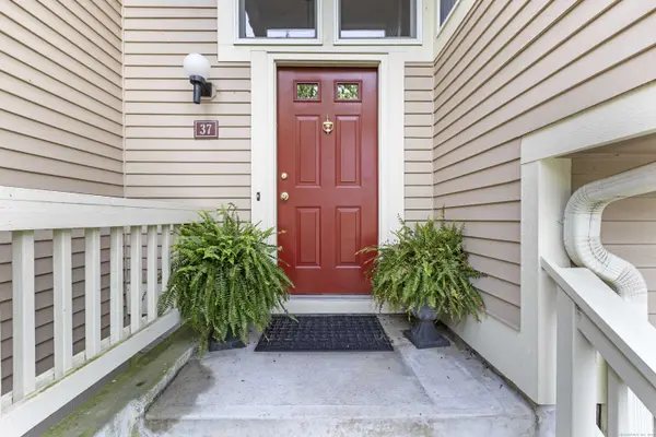 37 Brittania Drive #62, Danbury, CT 06811