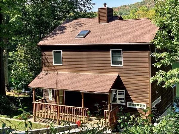 11 Candlewood Road, New Fairfield, CT 06812