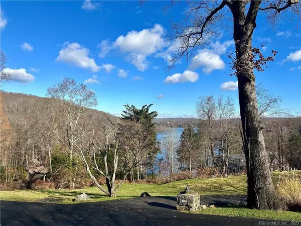 41 Candlewood Drive, New Fairfield, CT 06812