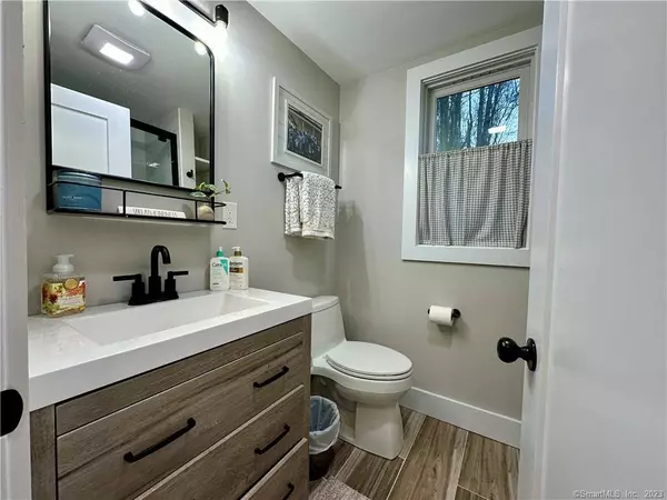 41 Candlewood Drive, New Fairfield, CT 06812