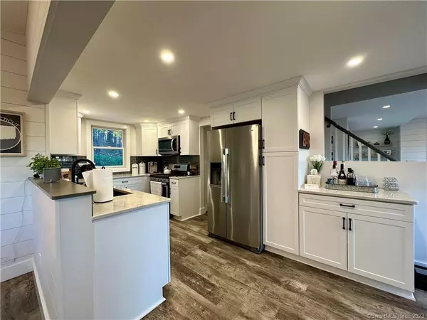 41 Candlewood Drive, New Fairfield, CT 06812