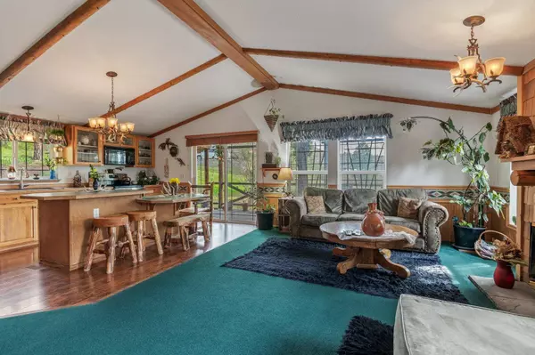 22515 E Vanetta Ave, Newman Lake, WA 99025