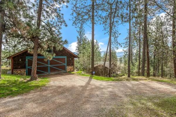 22515 E Vanetta Ave, Newman Lake, WA 99025