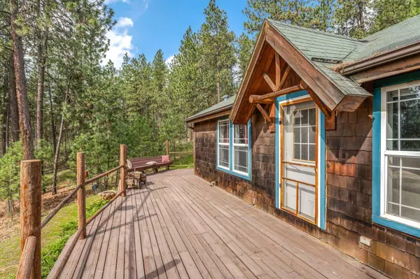 22515 E Vanetta Ave, Newman Lake, WA 99025