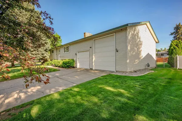 12516 E Lenora Dr, Spokane Valley, WA 99216