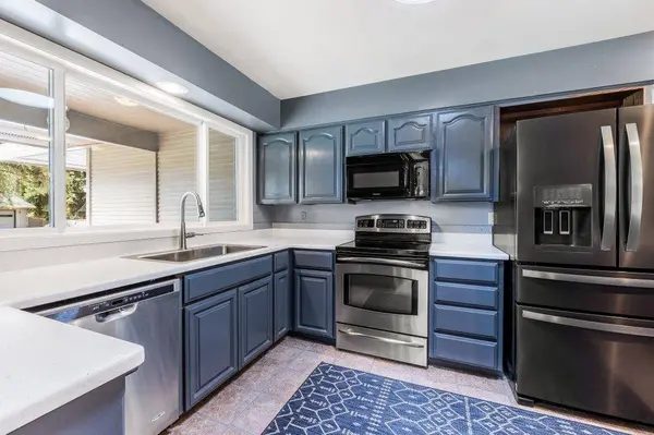 924 W Bellwood Dr, Spokane, WA 99218