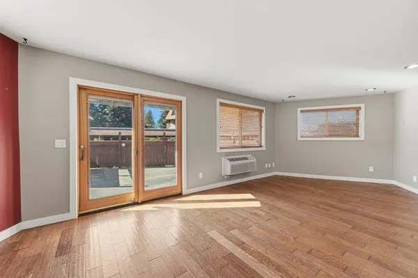 9020 N Country Homes Blvd #6, Spokane, WA 99218