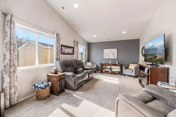 17016 E Nora Ave, Spokane Valley, WA 99016