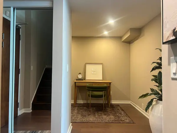 2 Fieldway RD #803, Toronto W08, ON M8Z 3L2
