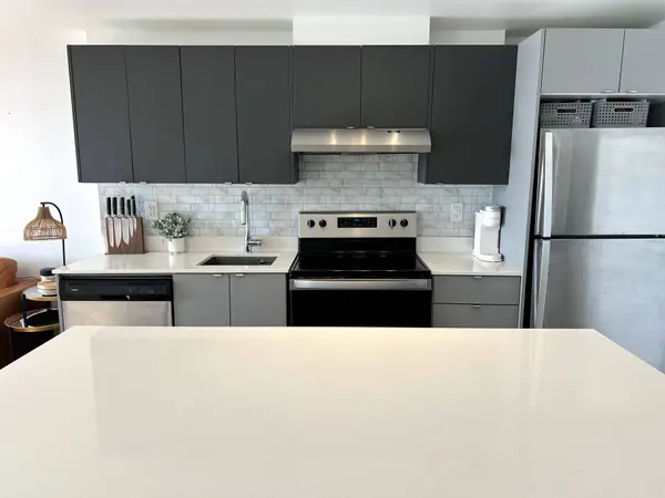 3210 Dakota Commons CIR #A217, Burlington, ON L7M 2A8