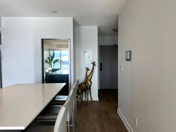 3210 Dakota Commons CIR #A217, Burlington, ON L7M 2A8