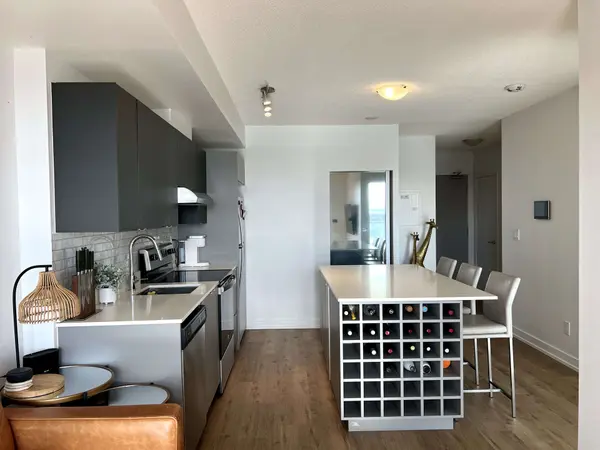 3210 Dakota Commons CIR #A217, Burlington, ON L7M 2A8