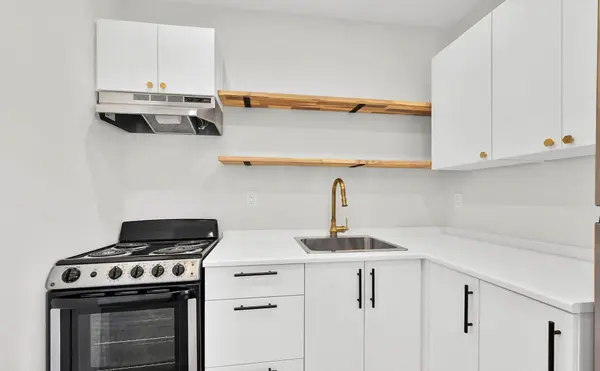 68 Kinrade AVE, Hamilton, ON L8L 6L6