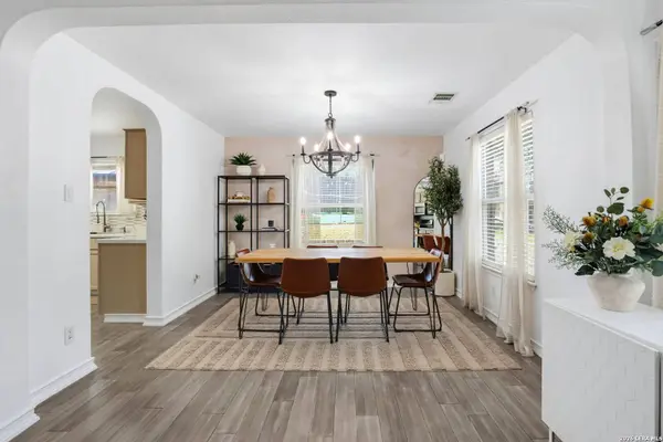 9135 Sahara Woods, Universal City, TX 78148