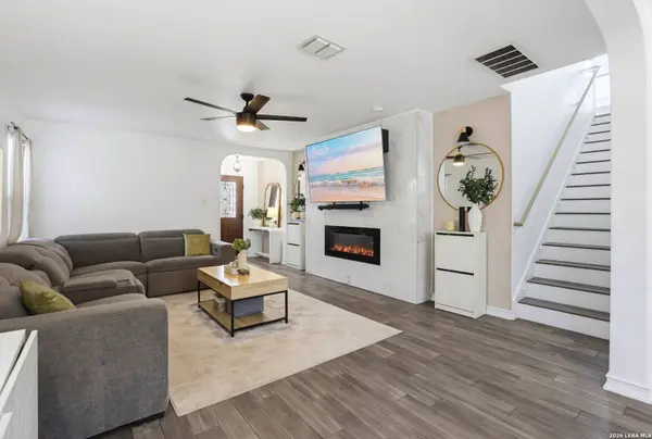 9135 Sahara Woods, Universal City, TX 78148