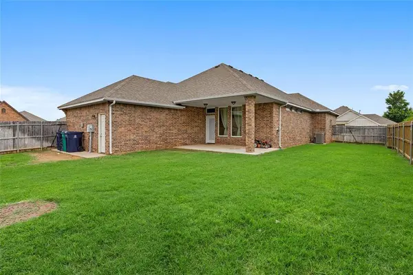 12101 SW 46th ST, Mustang, OK 73064