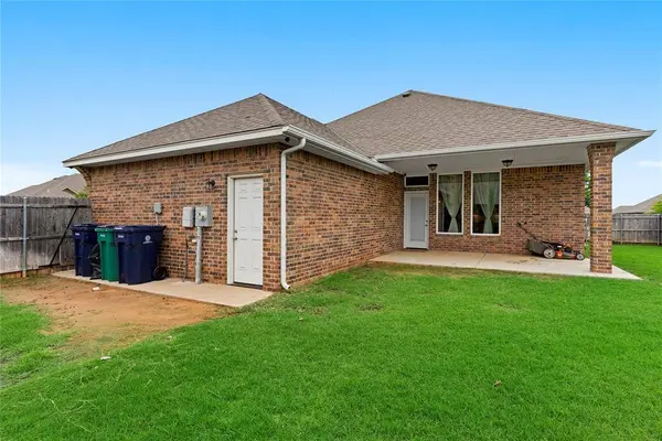 12101 SW 46th ST, Mustang, OK 73064