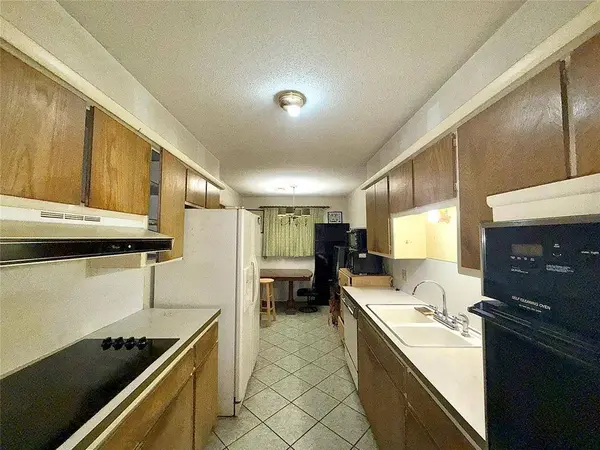 7700 NW 31st ST, Bethany, OK 73008