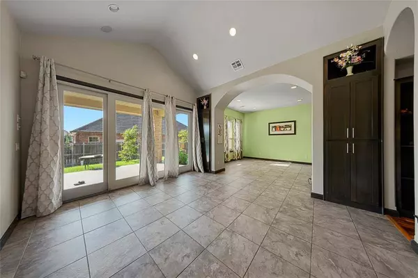 17313 Ridgewood DR, Edmond, OK 73012