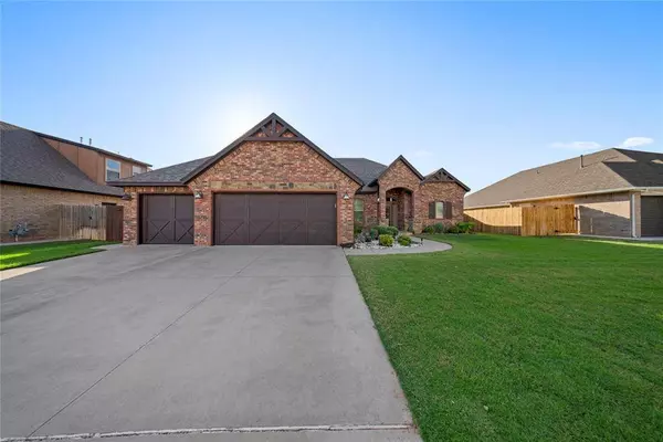 4605 Hidalgo AVE, Mustang, OK 73064