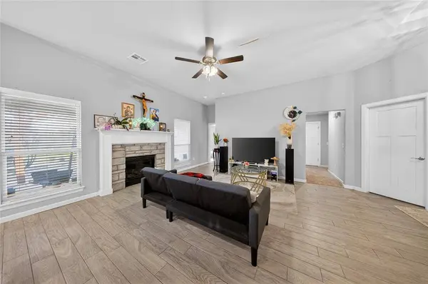 8905 SW 42nd ST, Oklahoma City, OK 73179
