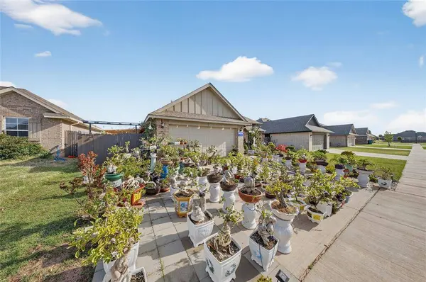 8905 SW 42nd ST, Oklahoma City, OK 73179