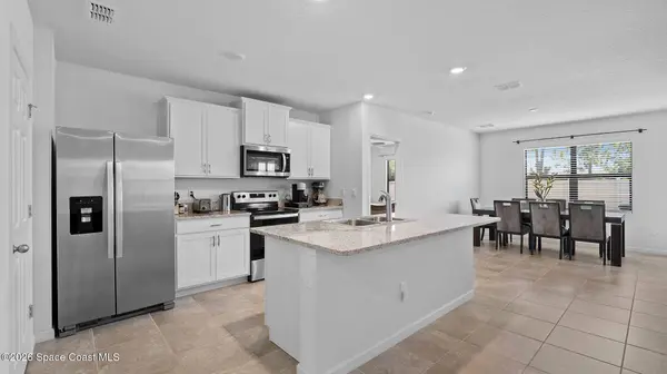 1003 Remington Green DR SE, Palm Bay, FL 32909