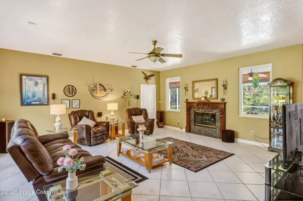 3721 Noah CT, Grant-valkaria, FL 32909