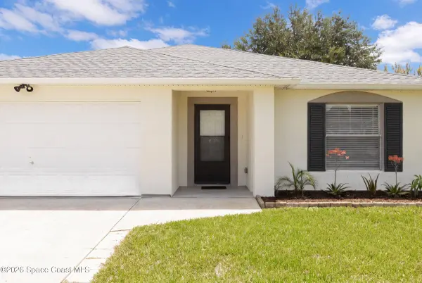 8216 100th CT, Vero Beach, FL 32967