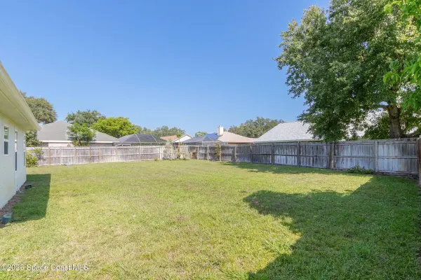 910 Brookshire CIR, Malabar, FL 32950