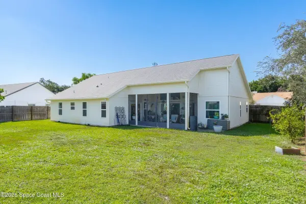 910 Brookshire CIR, Malabar, FL 32950