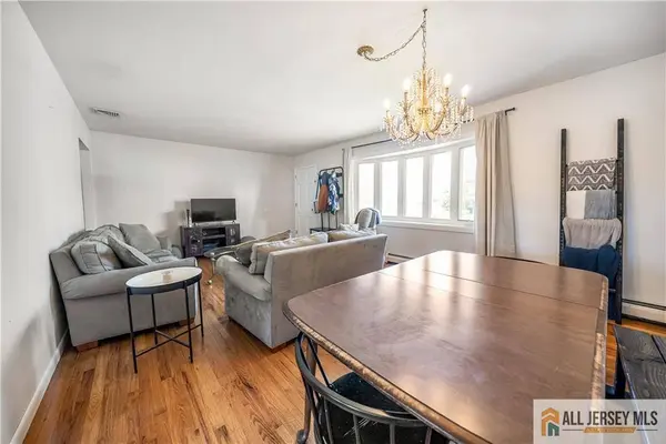 10 Jackson AVE, South Plainfield, NJ 07080