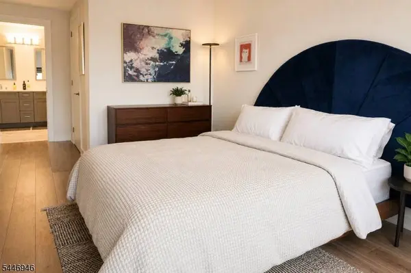 1 Carriage City Plz #1122, Rahway City, NJ 07065