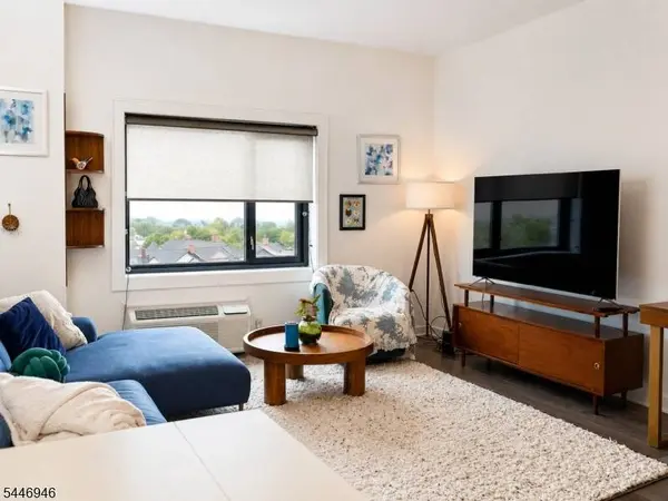 1 Carriage City Plz #1122, Rahway City, NJ 07065