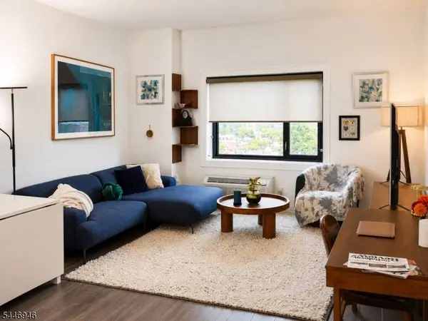 1 Carriage City Plz #1122, Rahway City, NJ 07065
