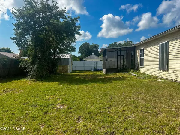 3123 Tamarind DR, Edgewater, FL 32141