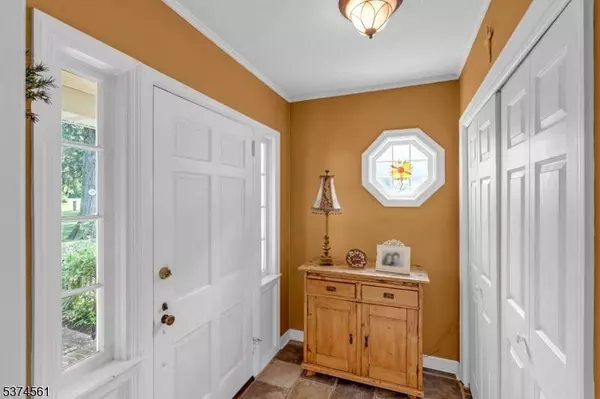 4 Washington Ave, Franklin Twp., NJ 08540