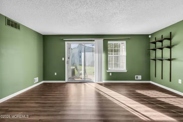 23 Crop Court, Tinton Falls, NJ 07753