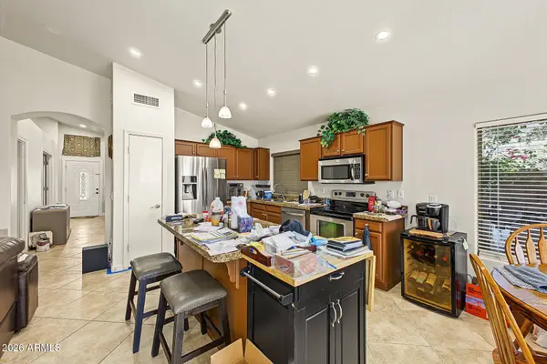 6403 W LARIAT Lane, Phoenix, AZ 85083