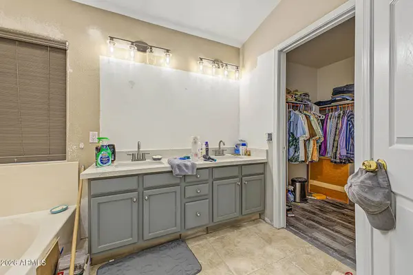 6403 W LARIAT Lane, Phoenix, AZ 85083