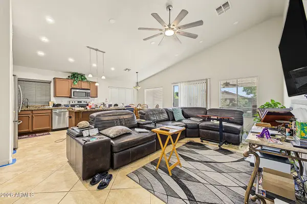 6403 W LARIAT Lane, Phoenix, AZ 85083