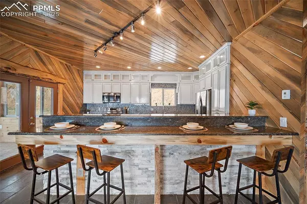 10739 Arnold LN, Rye, CO 81069