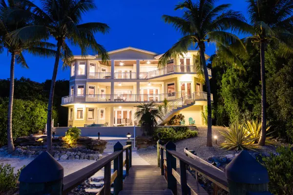 104 Coastal DR, Key Largo, FL 33037