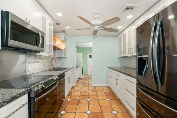 160 Ridge ST, Plantation Key, FL 33070