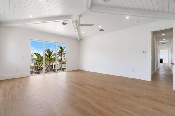 1002 Snapper Lane, Key Largo, FL 33037