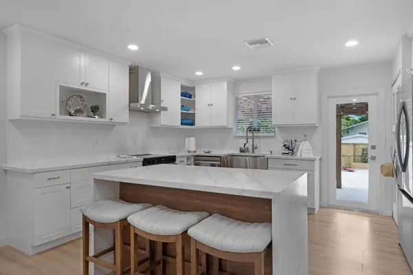 53 Bonefish AVE