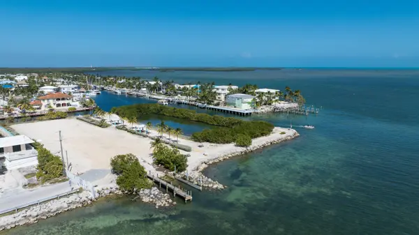 483 Bahia AVE, Key Largo, FL 33037