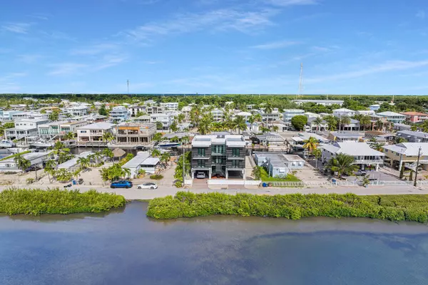 141 Grassy Road, Key Largo, FL 33037