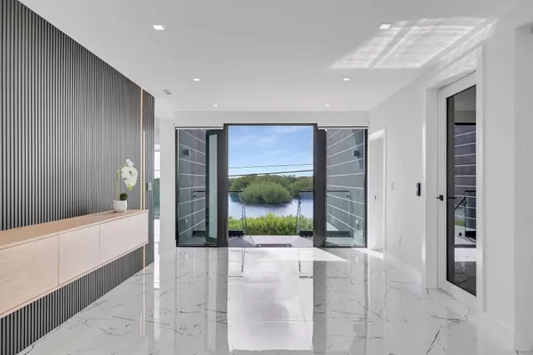 141 Grassy Road, Key Largo, FL 33037